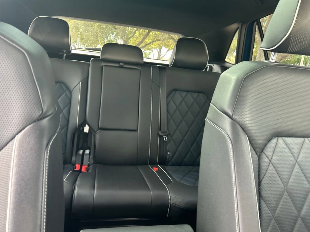 Used 2025 Volkswagen Atlas Cross Sport SEL Premium R-Line image 36