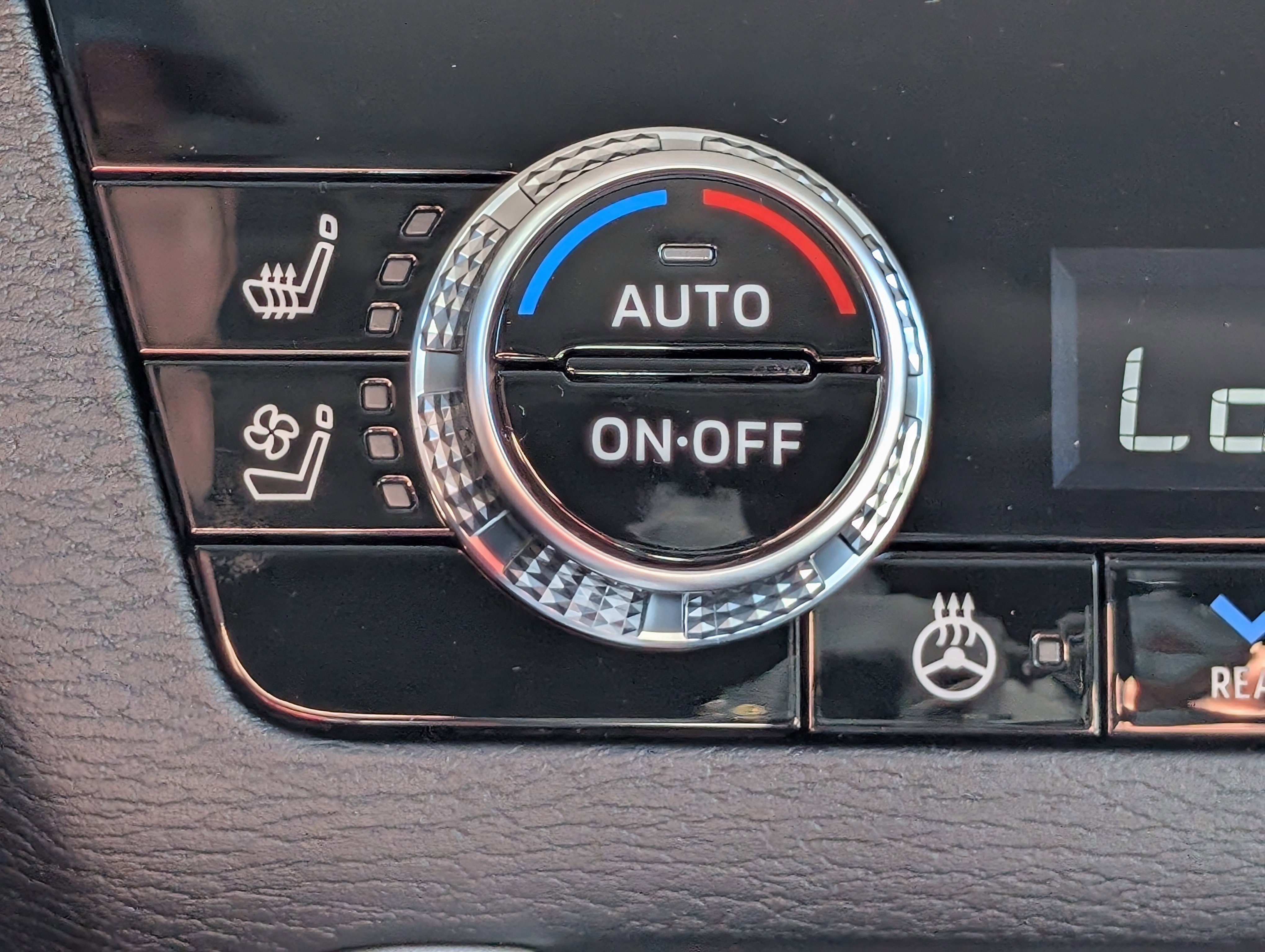 New 2025 Mitsubishi Outlander SEL image 30