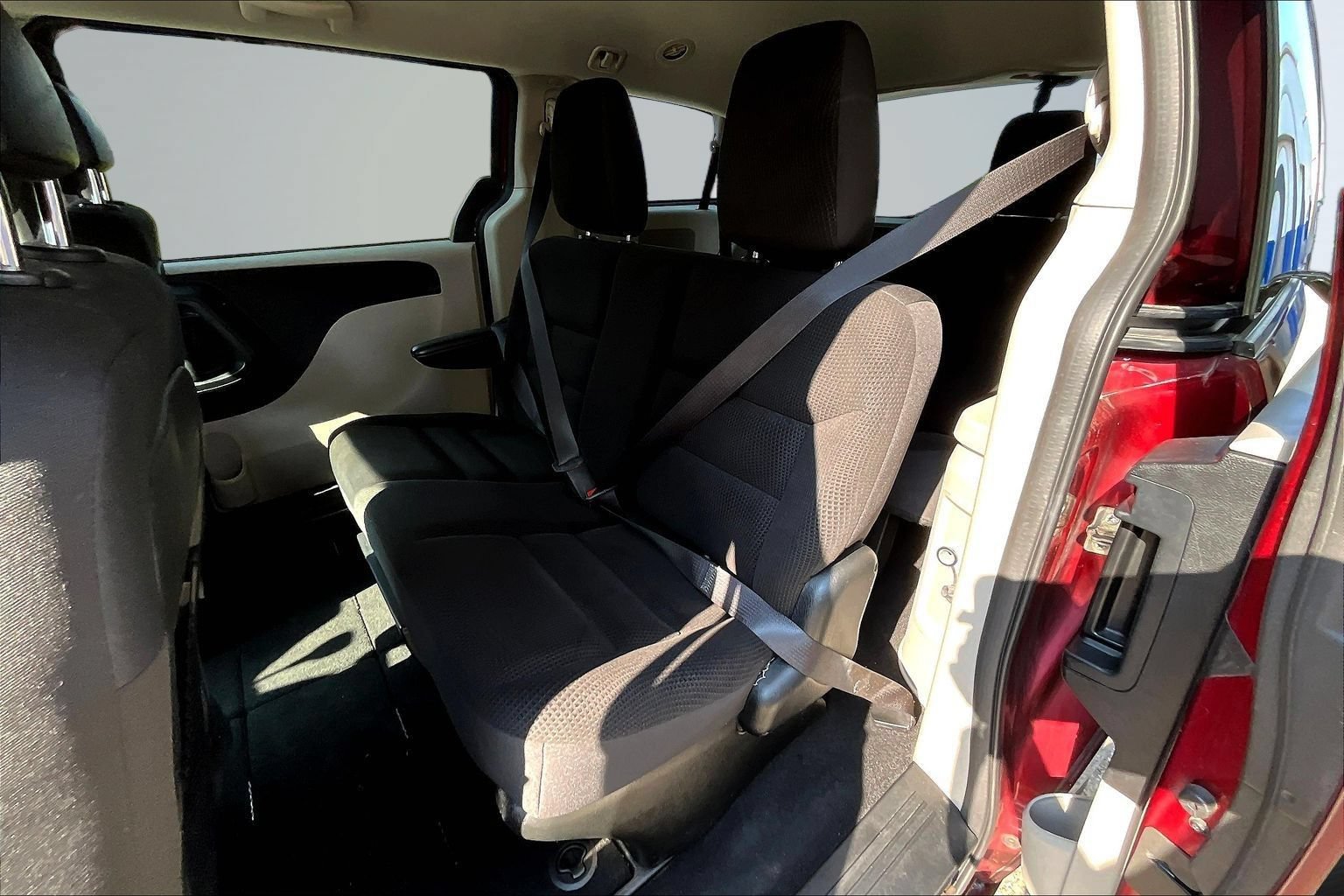 Used 2017 Dodge Grand Caravan SE w/ Power Window Group FWD image 21