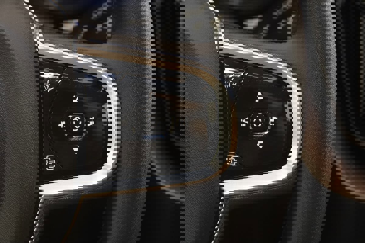 Used 2023 Volvo XC60 B5 Plus w/ Climate Package image 35