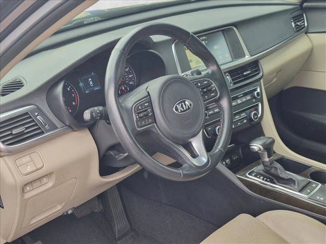 Used 2017 Kia Optima EX w/ Premium Package image 10