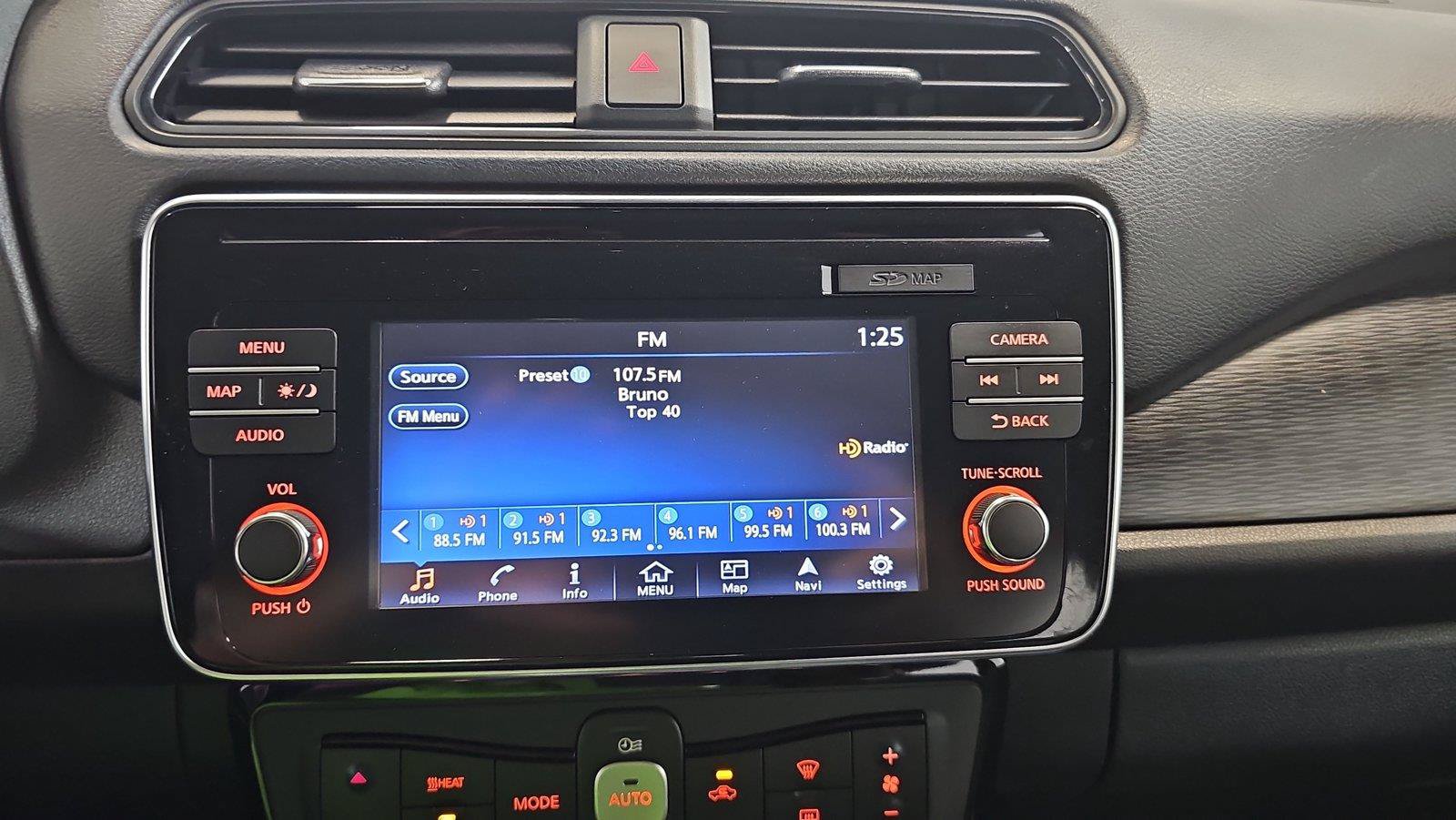 Used 2018 Nissan Leaf SL w/ SL Technology Package FWD image 16