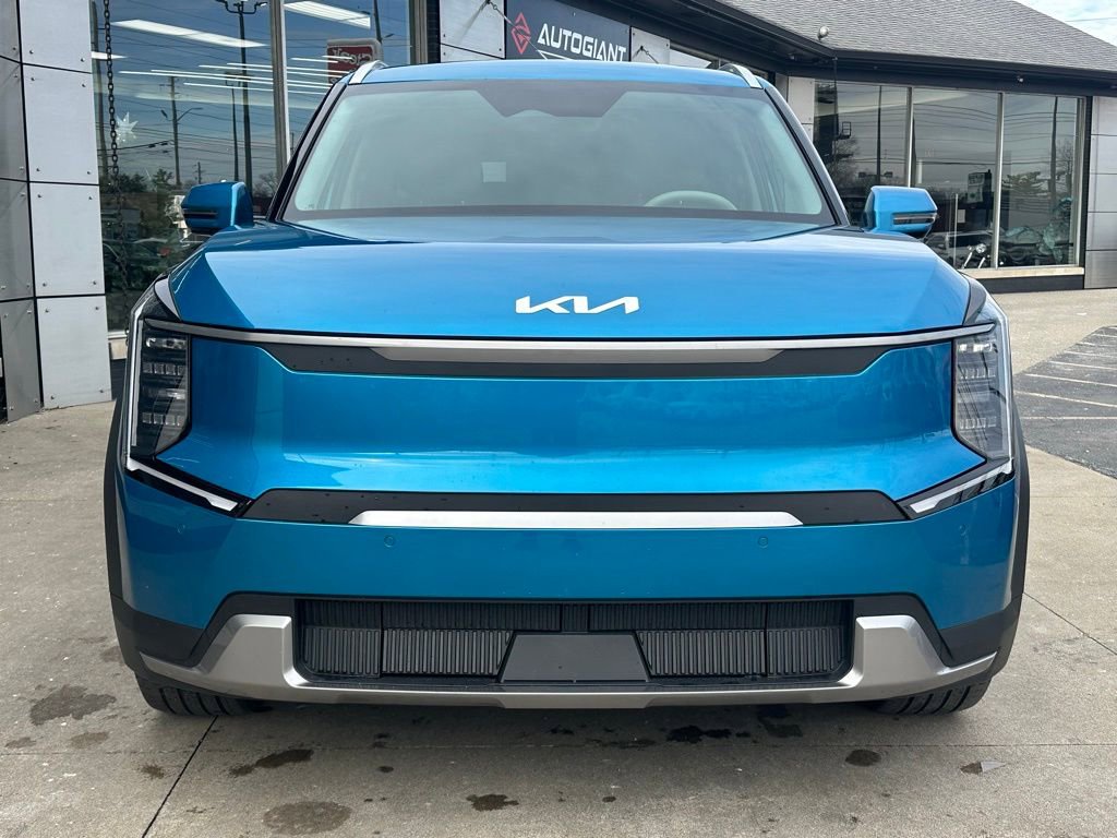 Used 2025 Kia EV9 Wind image 12
