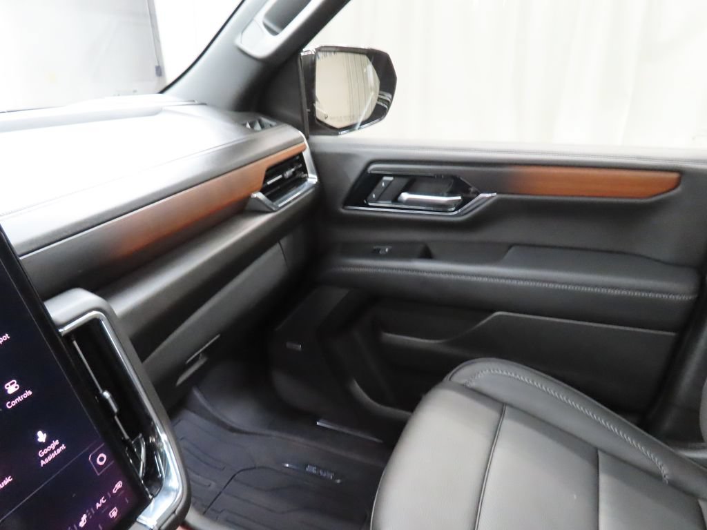 Used 2025 GMC Yukon XL Denali w/ Sun & Power Step Package AWD/4WD image 30