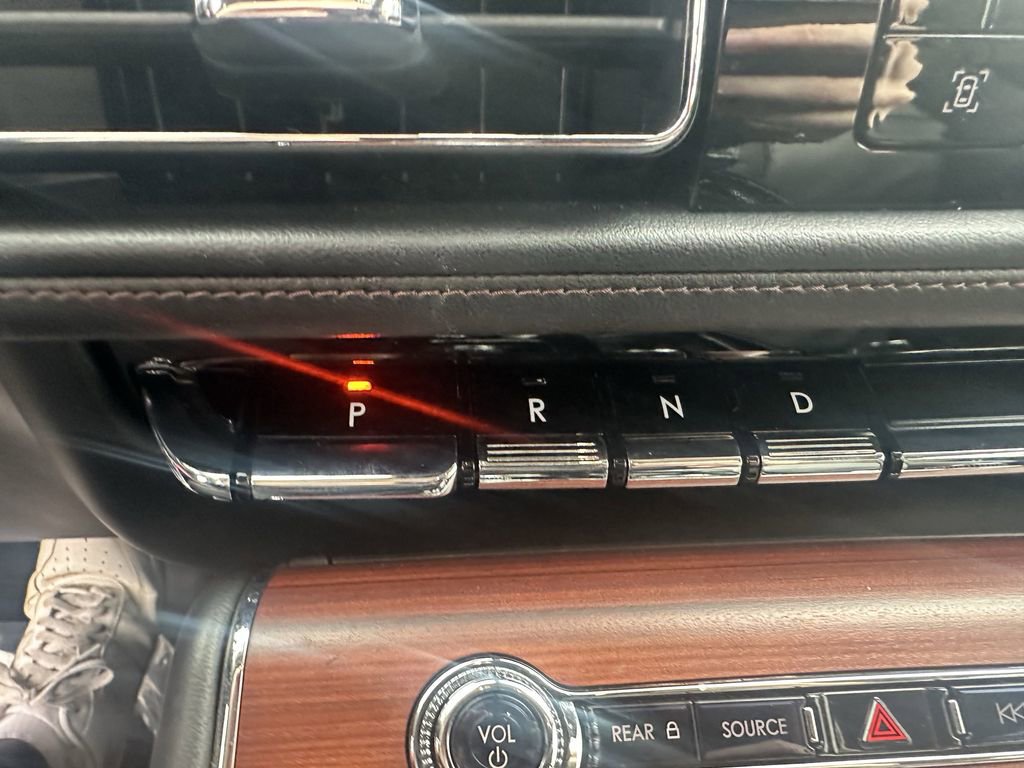 Used 2023 Lincoln Aviator Reserve w/ Equipment Group 201A AWD/4WD image 19