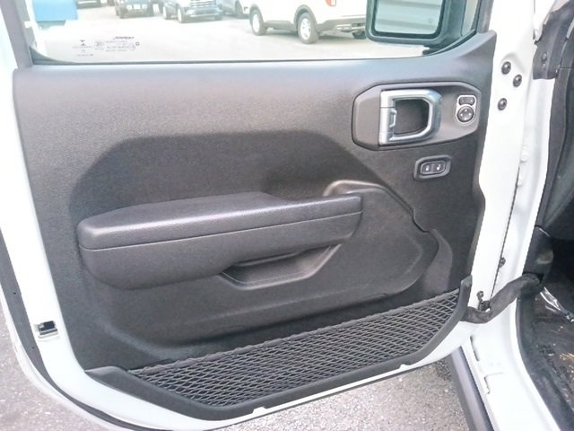 Used 2023 Jeep Wrangler Unlimited Rubicon image 11