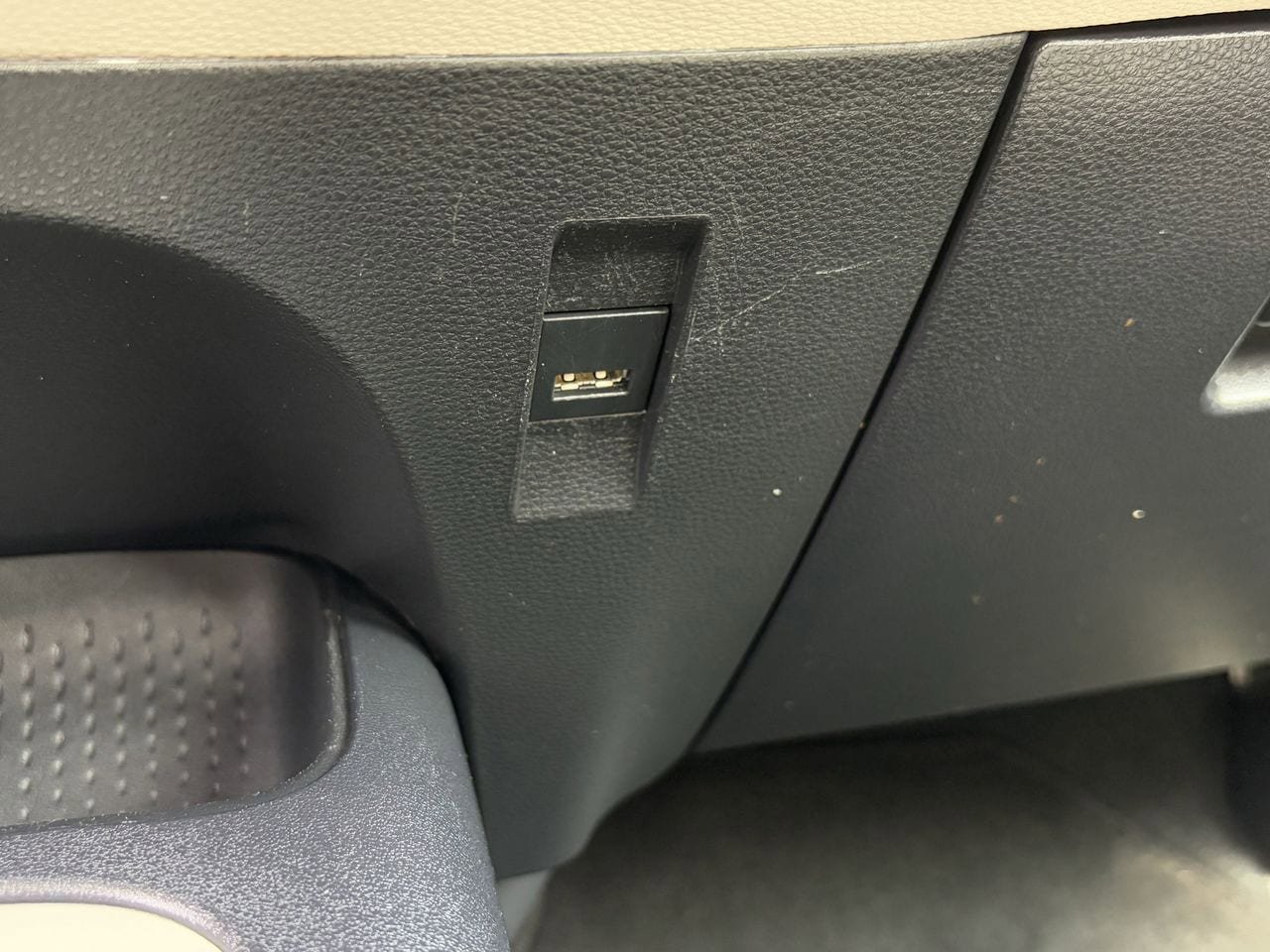 Used 2022 Toyota Corolla LE image 21