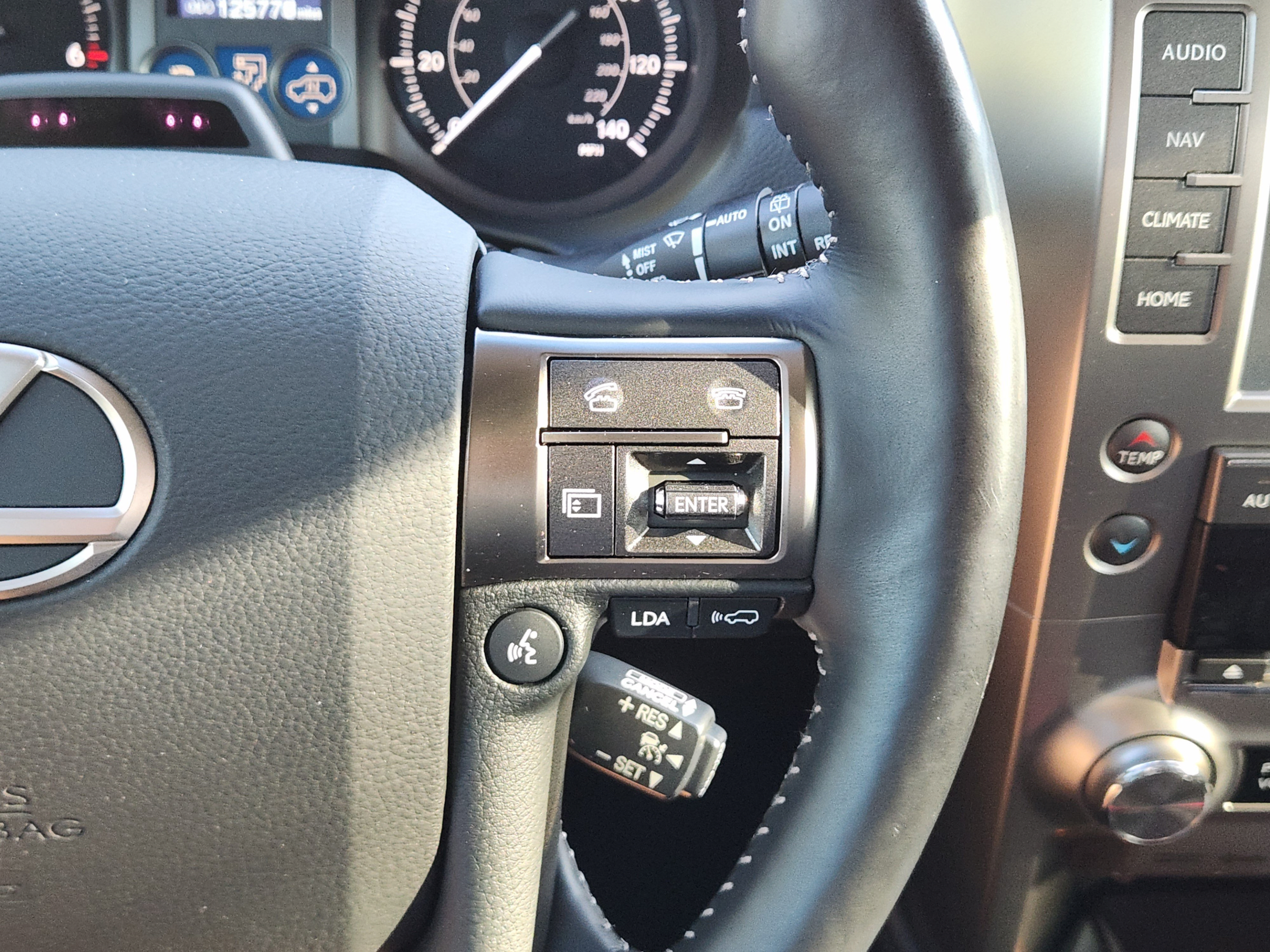 Used 2016 Lexus GX 460 Luxury AWD/4WD image 28