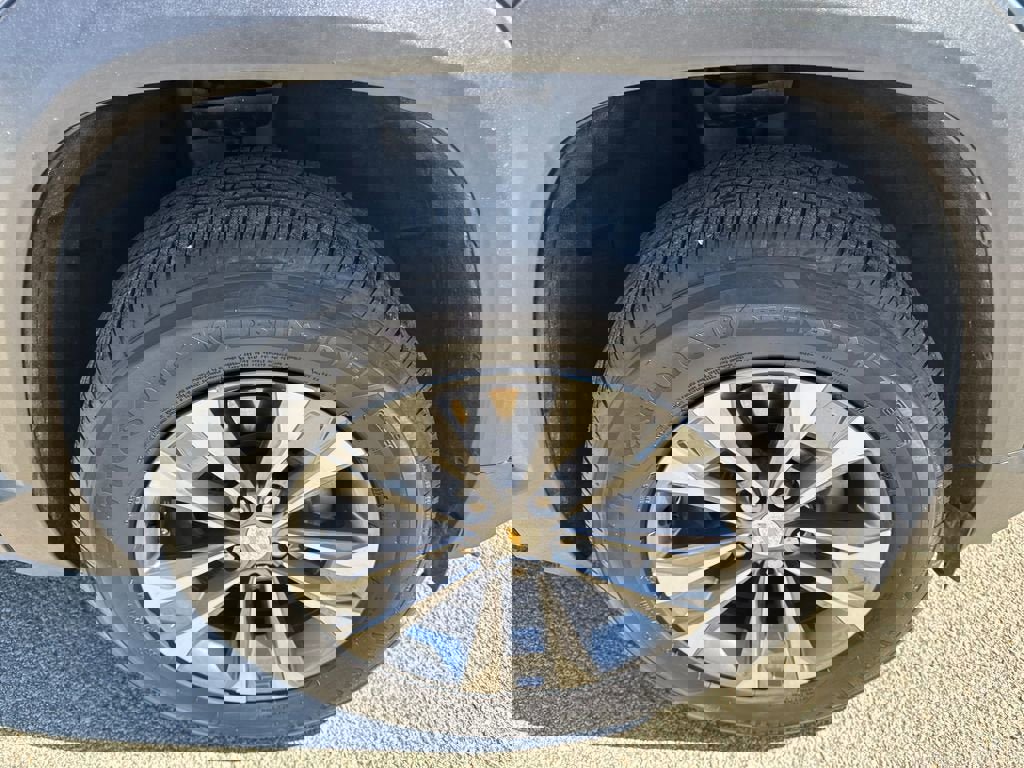 Used 2025 Chevrolet Equinox LT w/ Convenience Package II FWD image 10