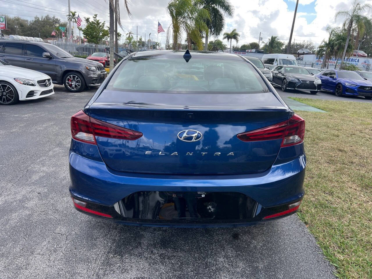 Used 2020 Hyundai Elantra SEL image 6