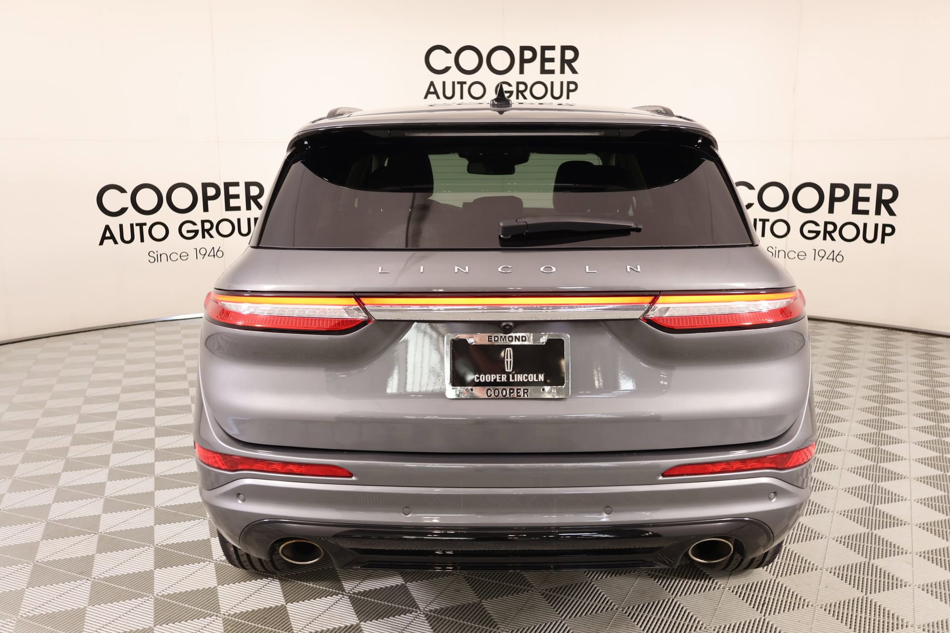 Used 2023 Lincoln Corsair Reserve w/ Jet Appearance Package FWD image 22