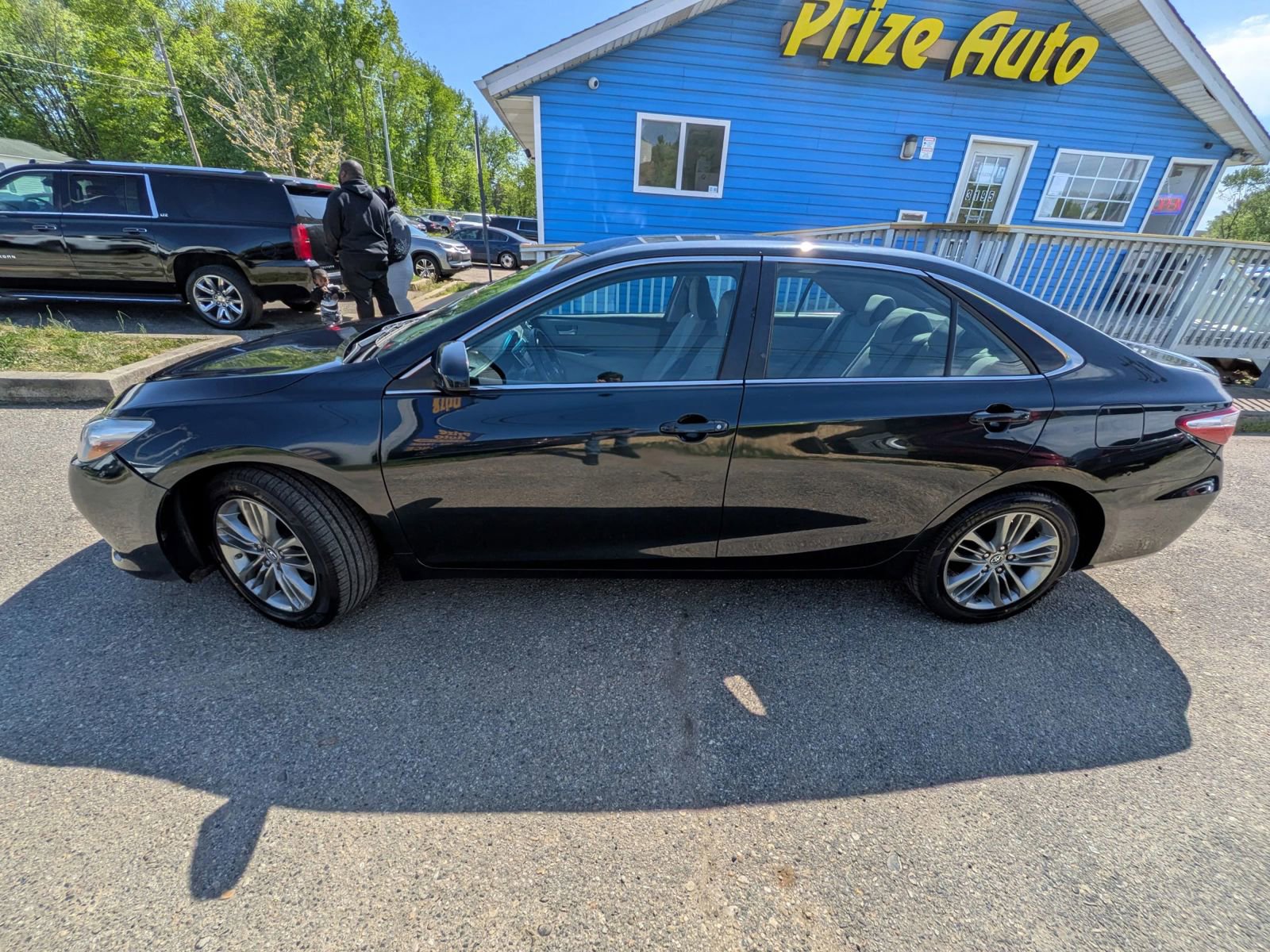 Used 2015 Toyota Camry SE FWD image 3