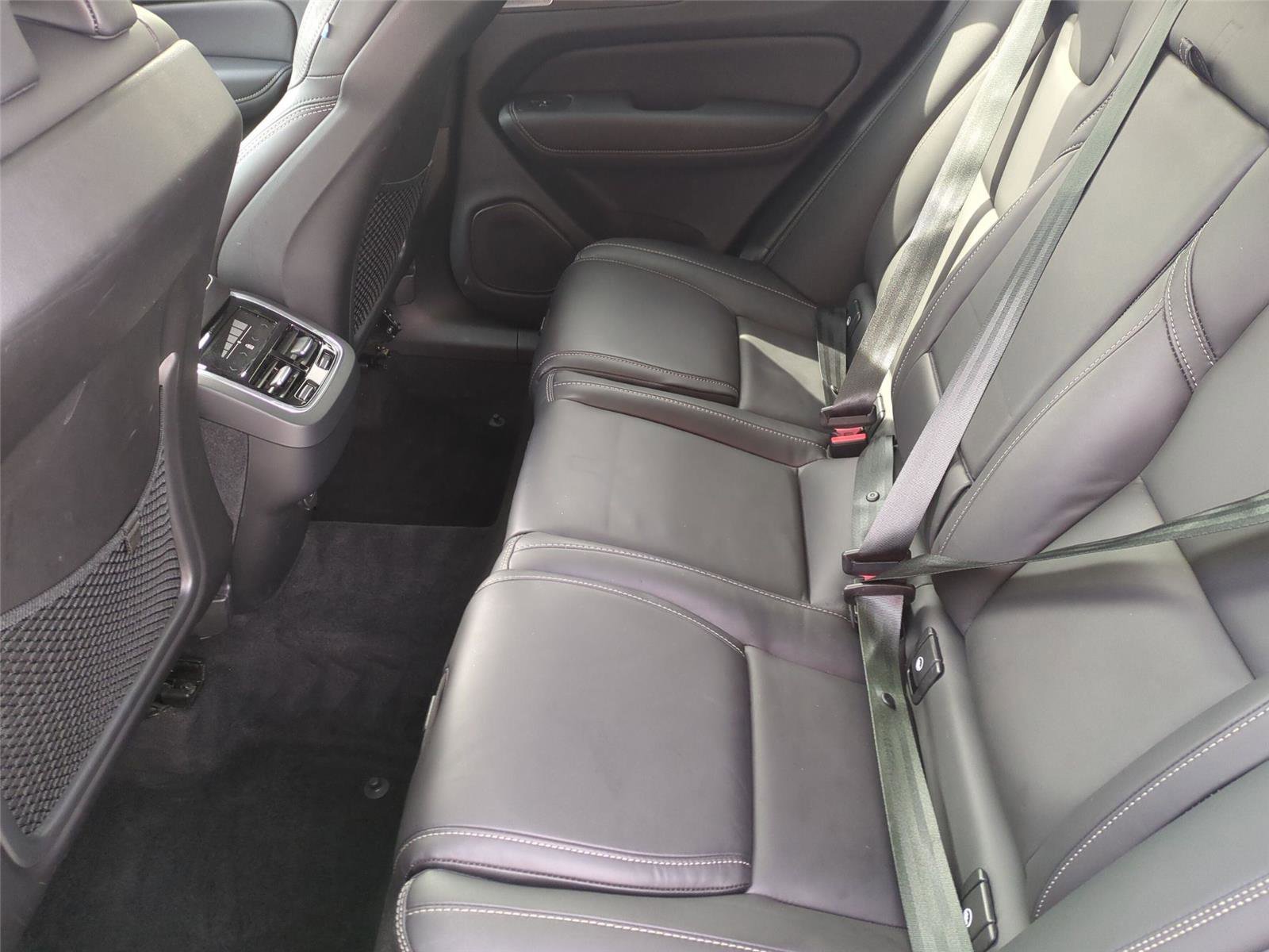 Certified 2023 Volvo XC60 B5 Ultimate AWD/4WD image 17