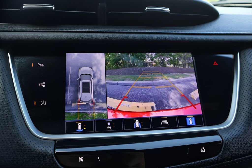 Certified 2023 Cadillac XT5 Premium Luxury w/ Technology Package FWD image 24