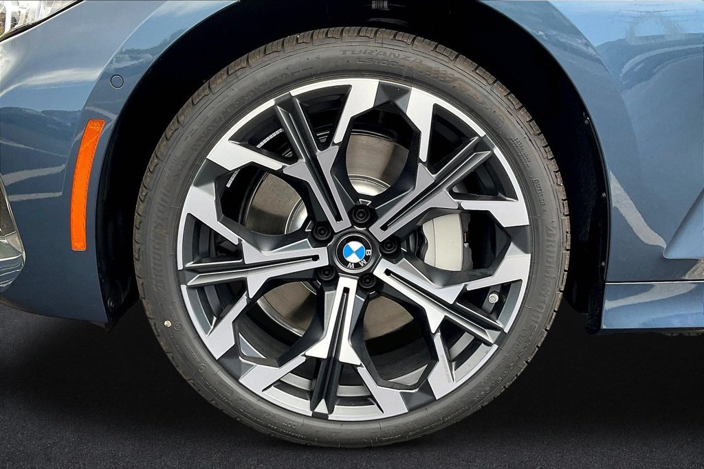 Used 2026 BMW 330i xDrive Sedan w/ Premium Package AWD/4WD image 33
