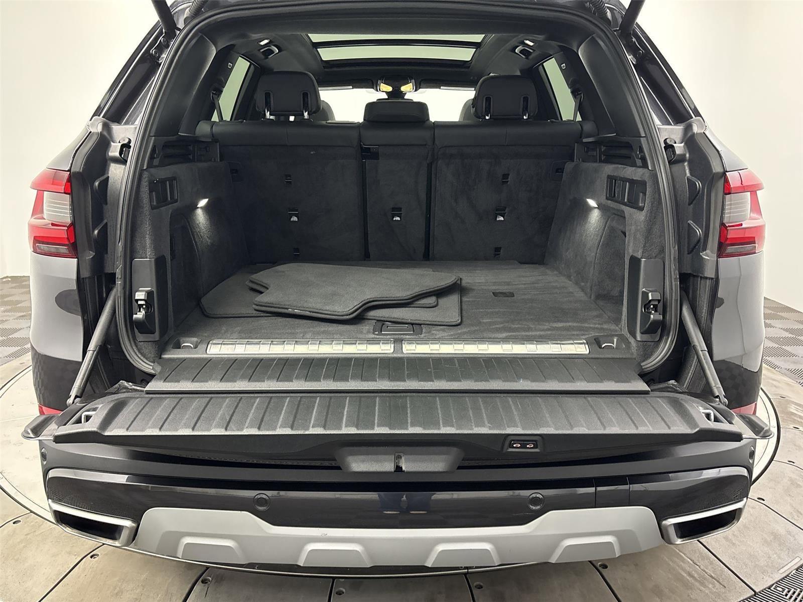 Used 2021 BMW X5 xDrive45e w/ Premium Package image 21