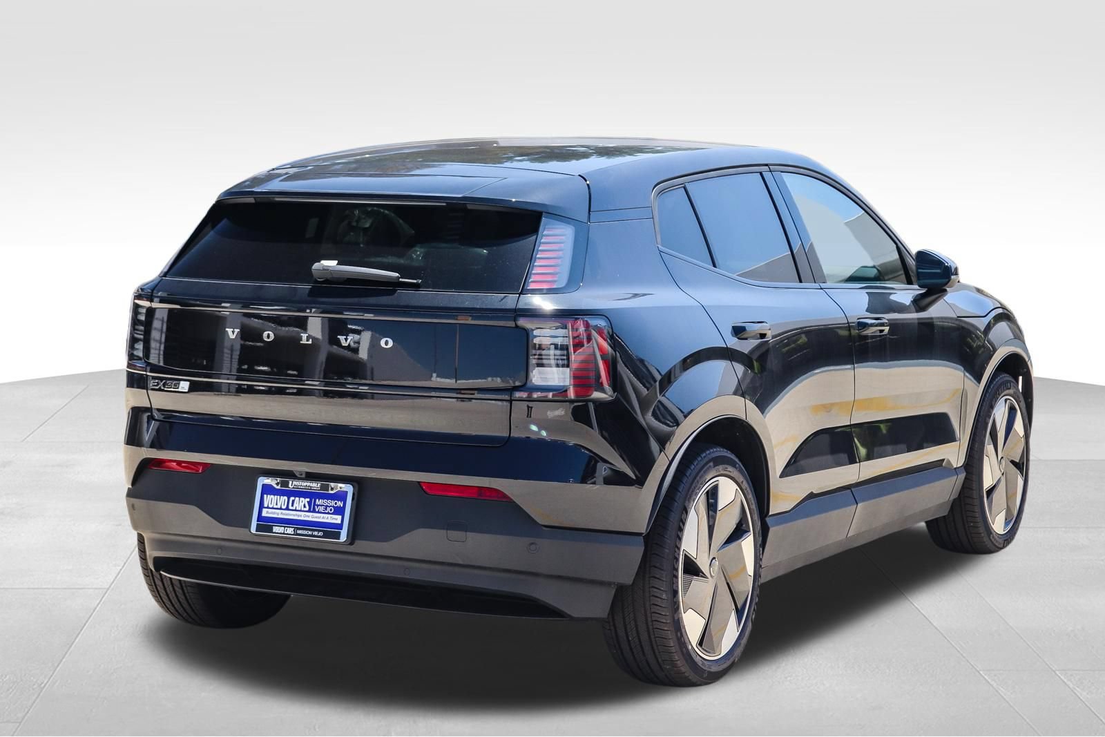 New 2025 Volvo EX30 Plus w/ Protection Package Premier AWD/4WD image 7