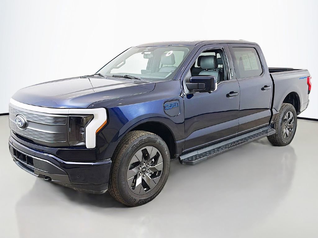 Used 2024 Ford F150 Lightning Lariat image 11