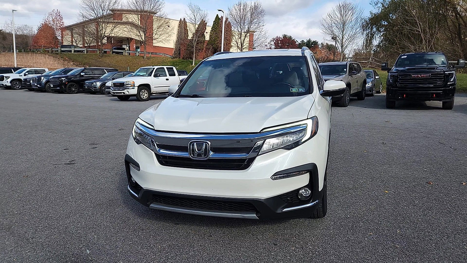 Used 2019 Honda Pilot Elite image 3
