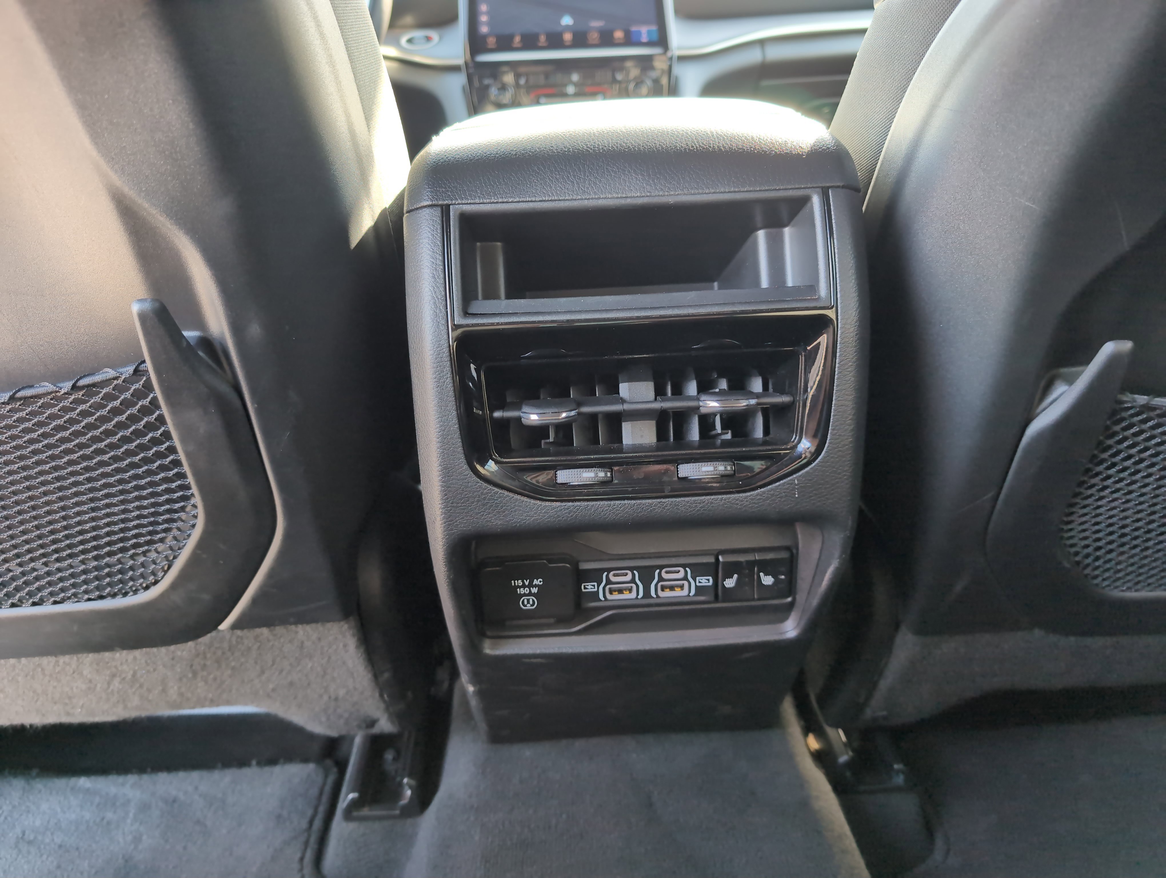 Used 2024 Jeep Grand Cherokee Limited w/ Black Appearance Package image 26