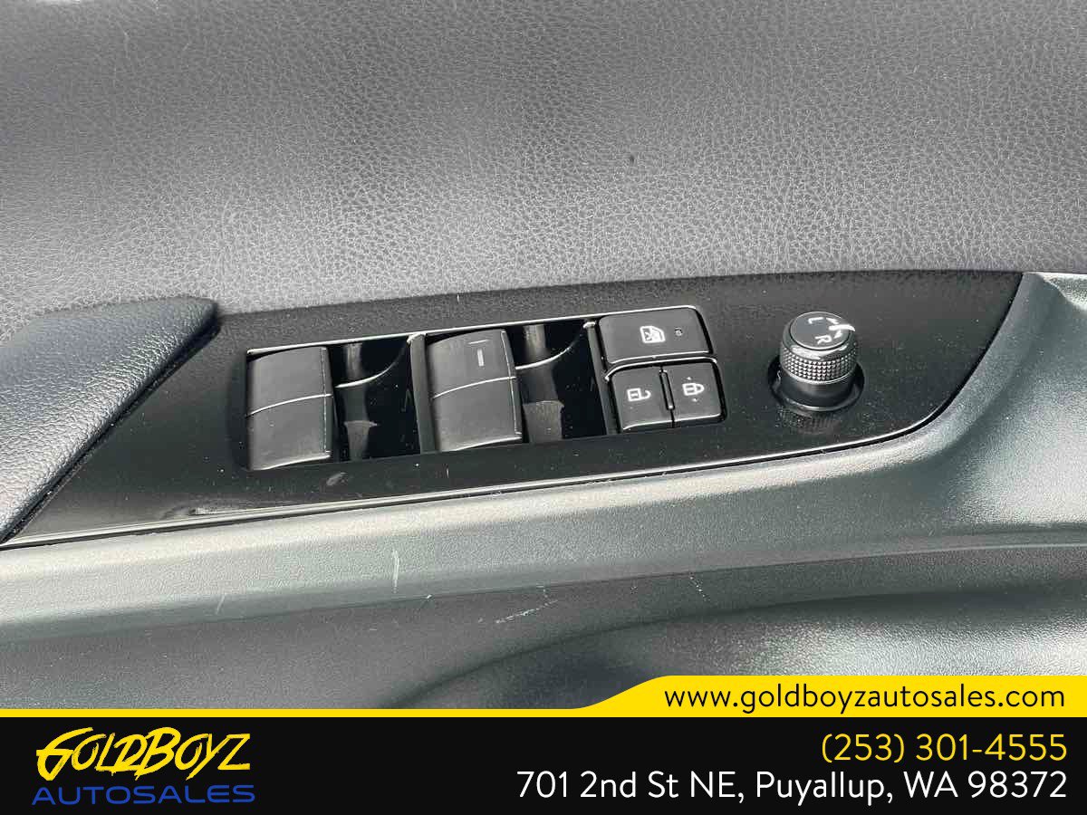 Used 2021 Toyota Prius FWD image 33