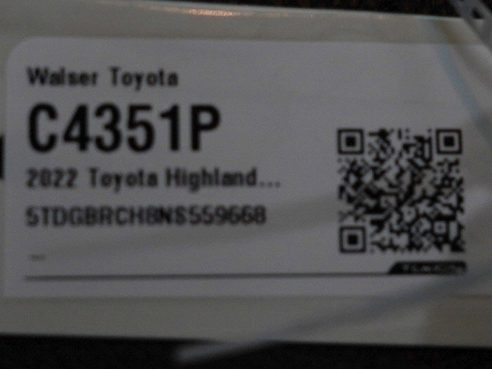 Used 2022 Toyota Highlander XLE image 34