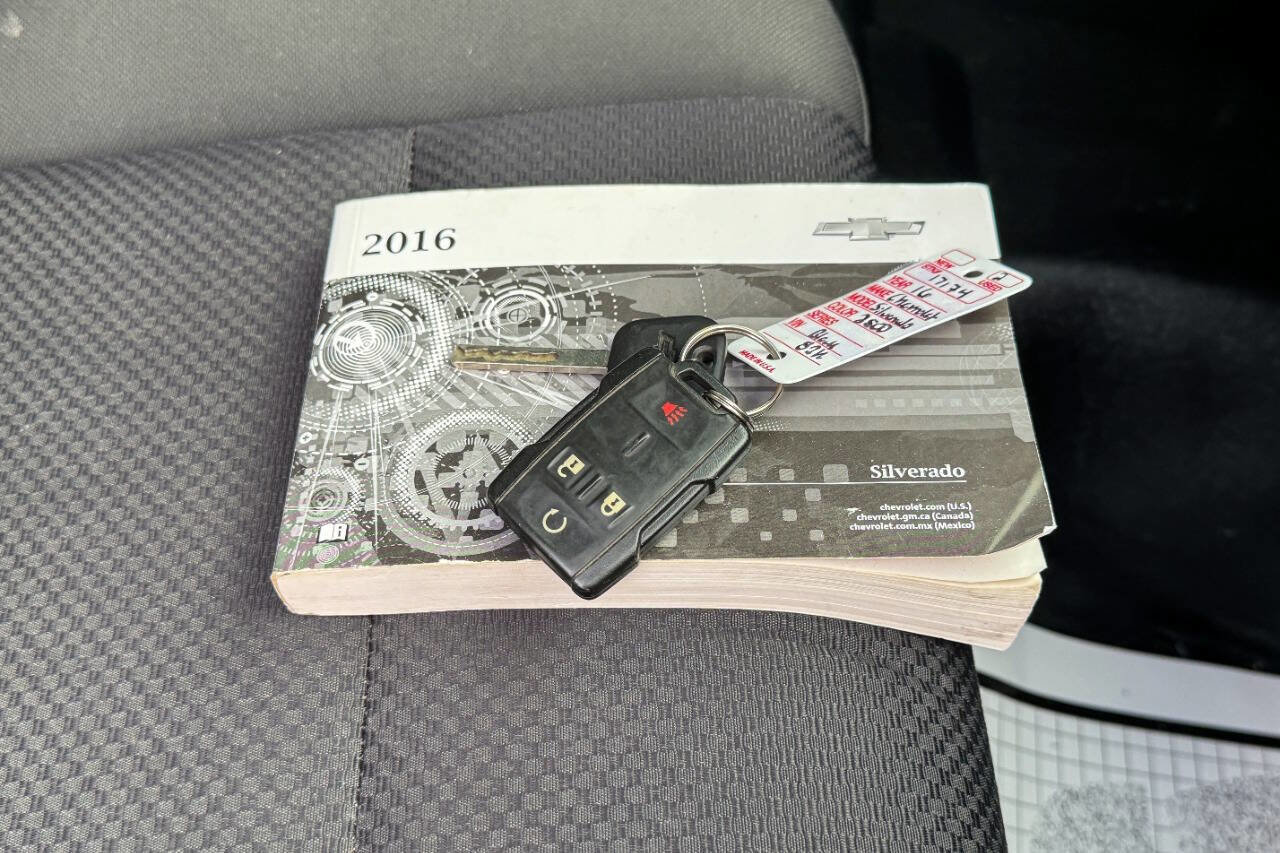 Used 2016 Chevrolet Silverado 2500 LT w/ Midnight Edition image 36