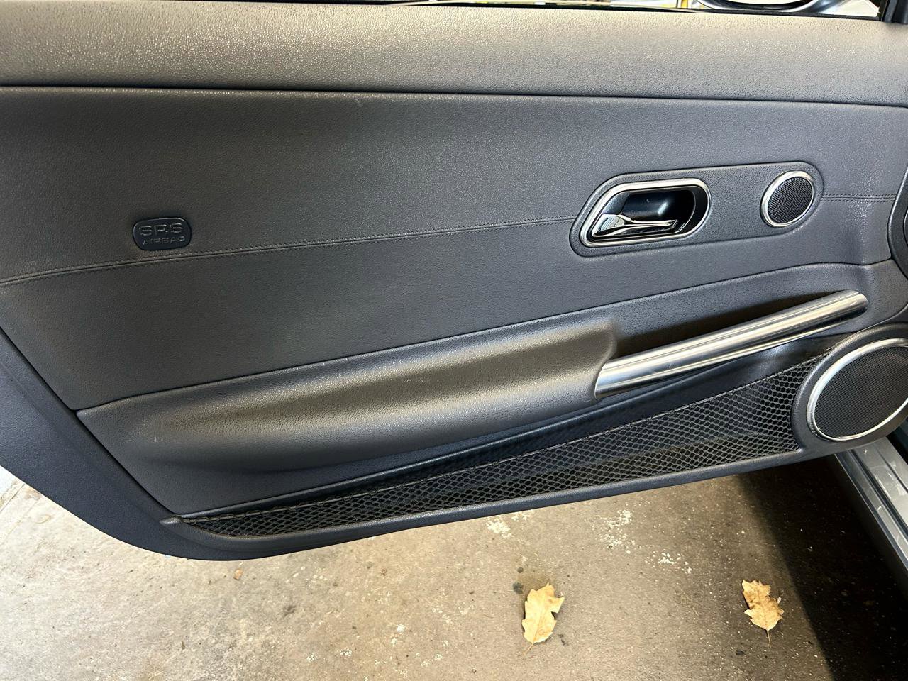 Used 2005 Chrysler Crossfire Limited image 24