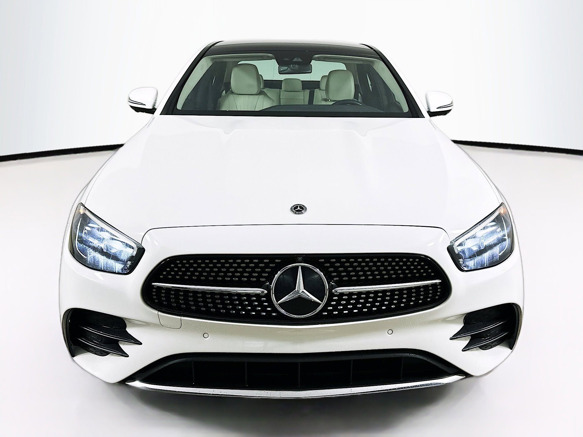 Used 2021 Mercedes-Benz E 350 4MATIC Sedan image 2