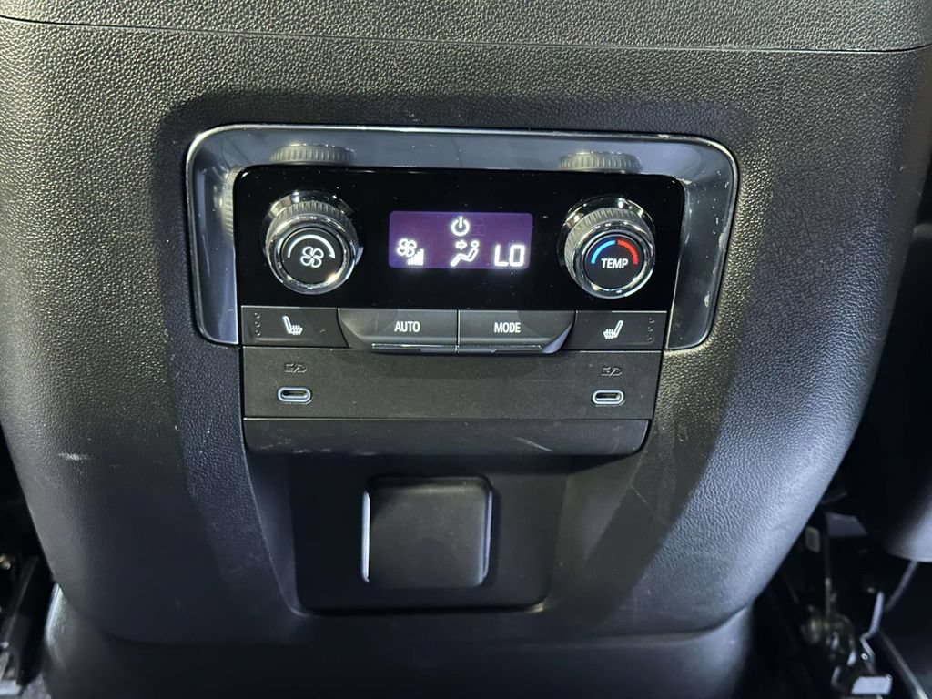 Certified 2025 Chevrolet Tahoe High Country AWD/4WD image 16