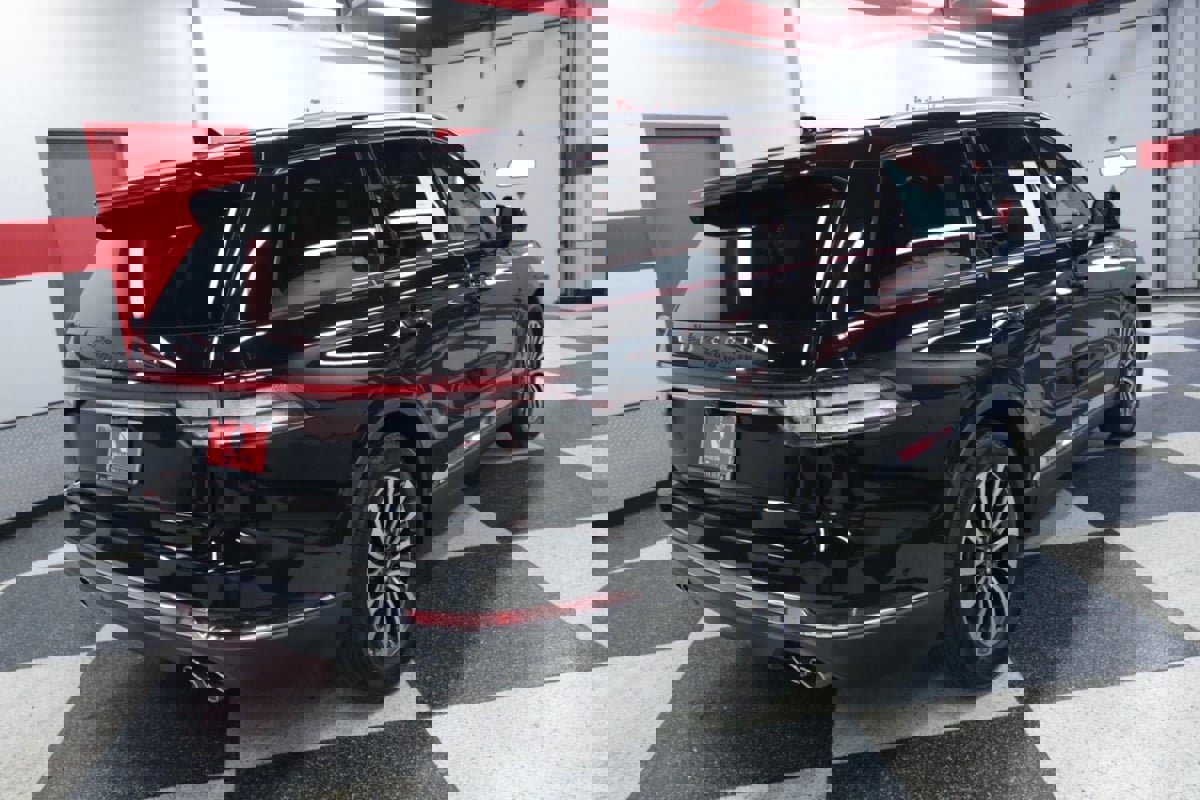 Used 2022 Lincoln Aviator Reserve w/ Equipment Group 201A image 7