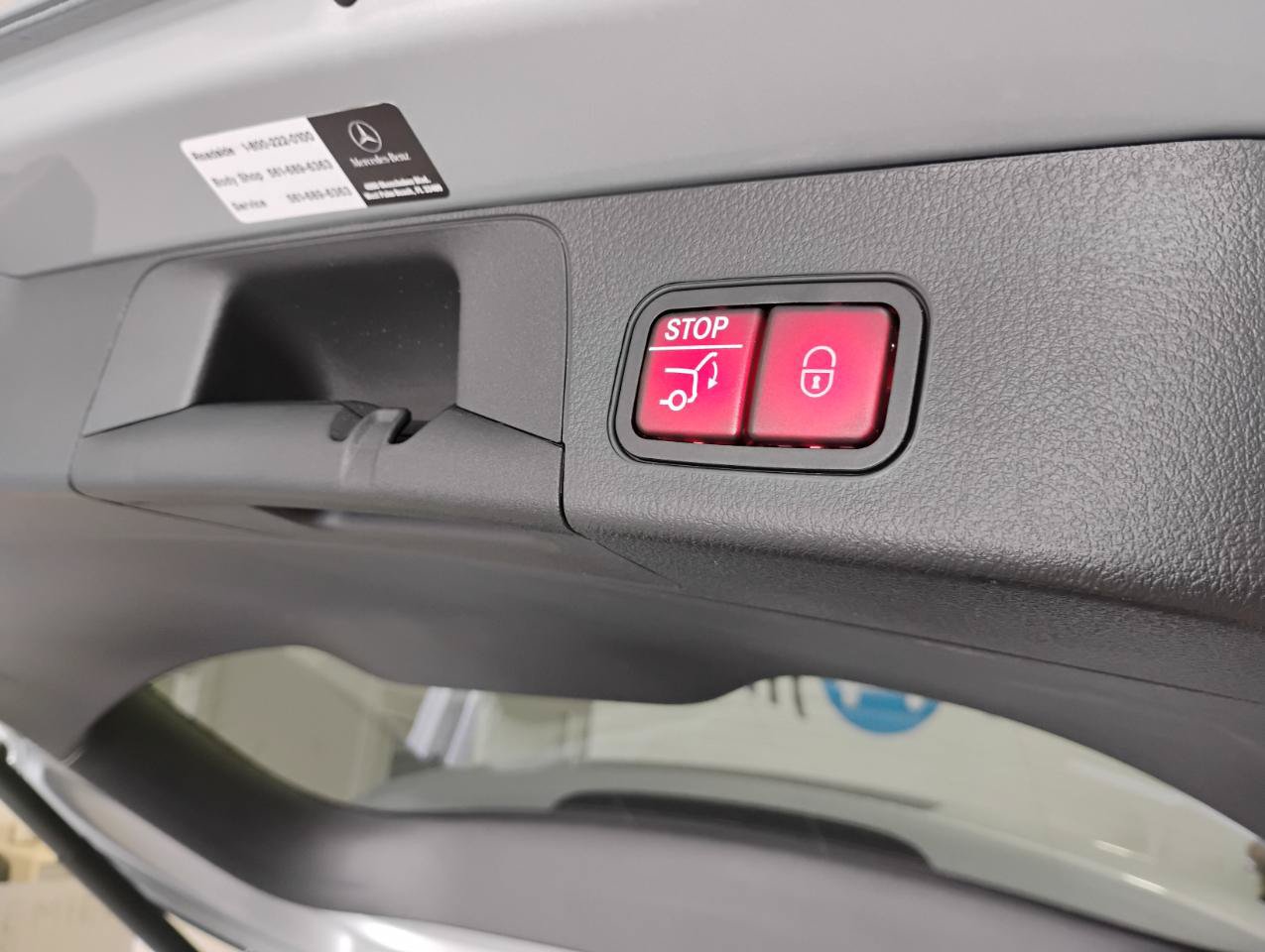 Used 2024 Mercedes-Benz EQB 300 4MATIC image 38