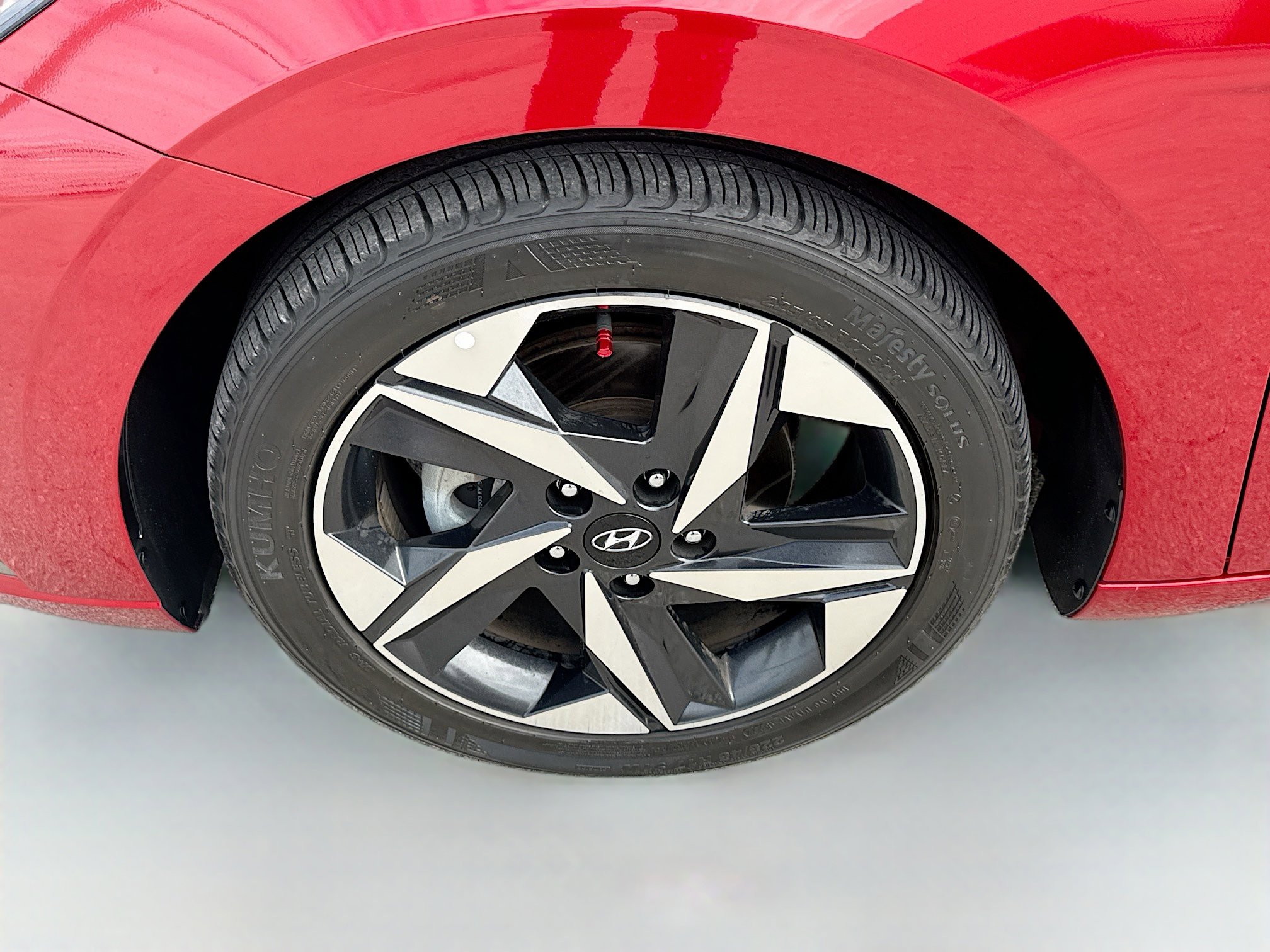 Used 2023 Hyundai Elantra Limited image 35