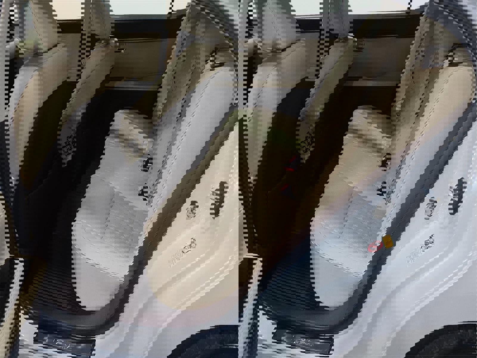 Used 2016 Lexus ES 350 w/ Luxury Package w/Wood Trim image 23