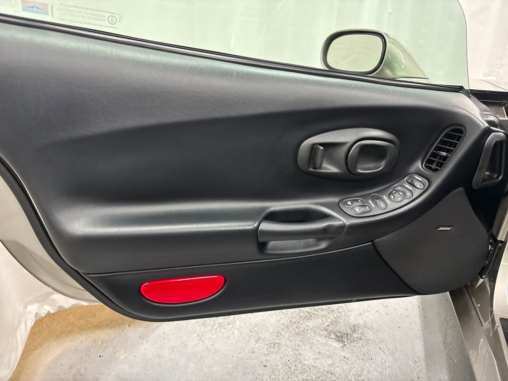 Used 2001 Chevrolet Corvette Coupe w/ Preferred Equipment Group1 image 10