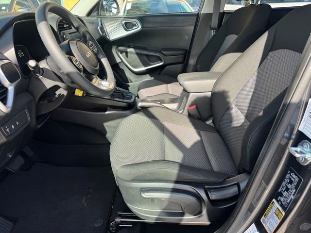 Certified 2025 Kia Soul LX FWD image 18