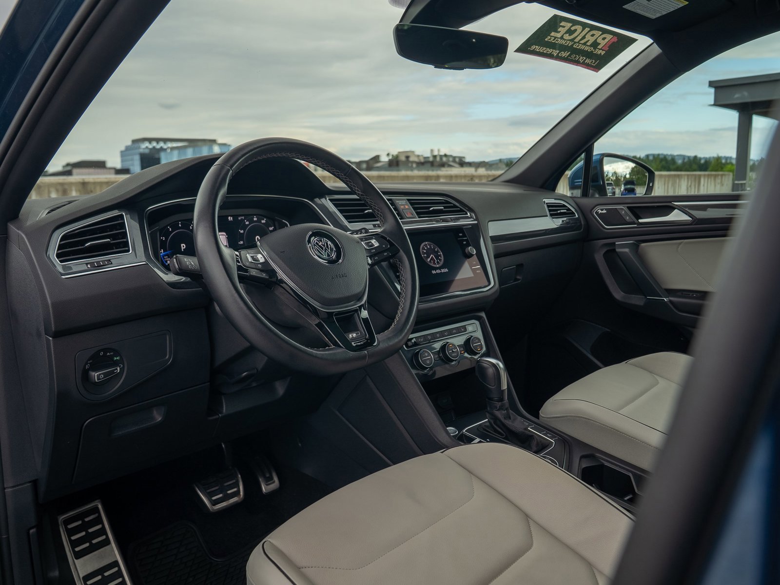 Used 2020 Volkswagen Tiguan SEL Premium R-Line AWD/4WD image 17