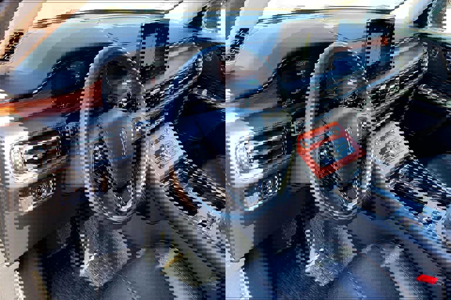 Used 2023 Lincoln Aviator Reserve w/ Equipment Group 201A image 18