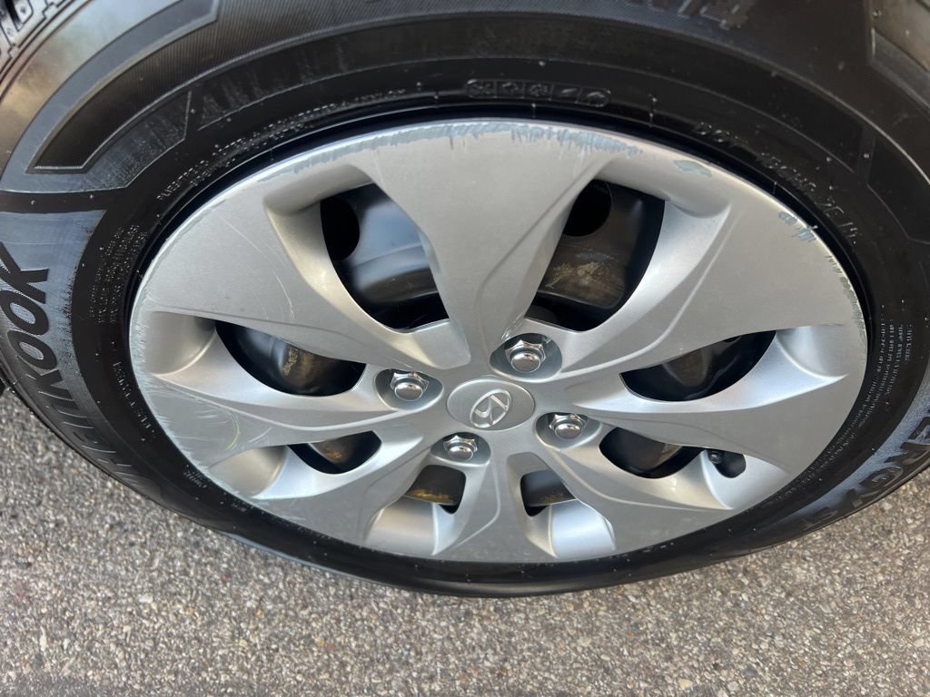 Used 2017 Hyundai Accent SE FWD image 35