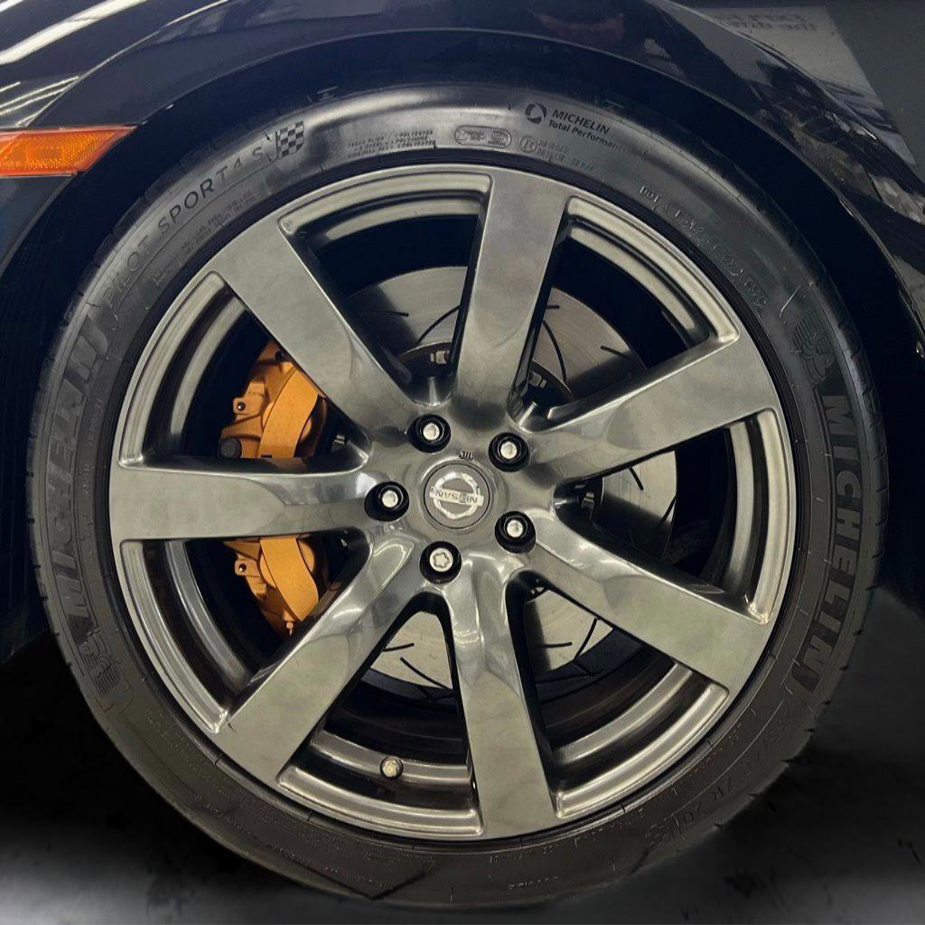 Used 2011 Nissan GT-R Premium image 43