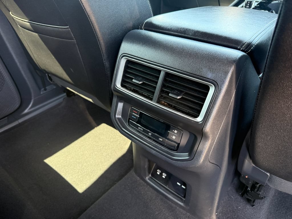 Used 2025 Volkswagen Atlas SE FWD image 20