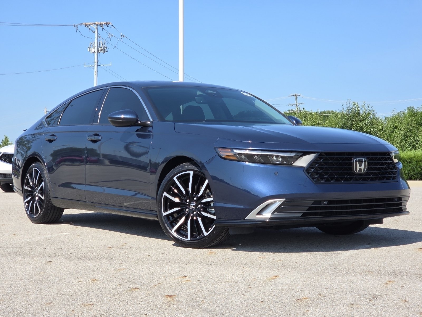 Used 2024 Honda Accord Touring image 2