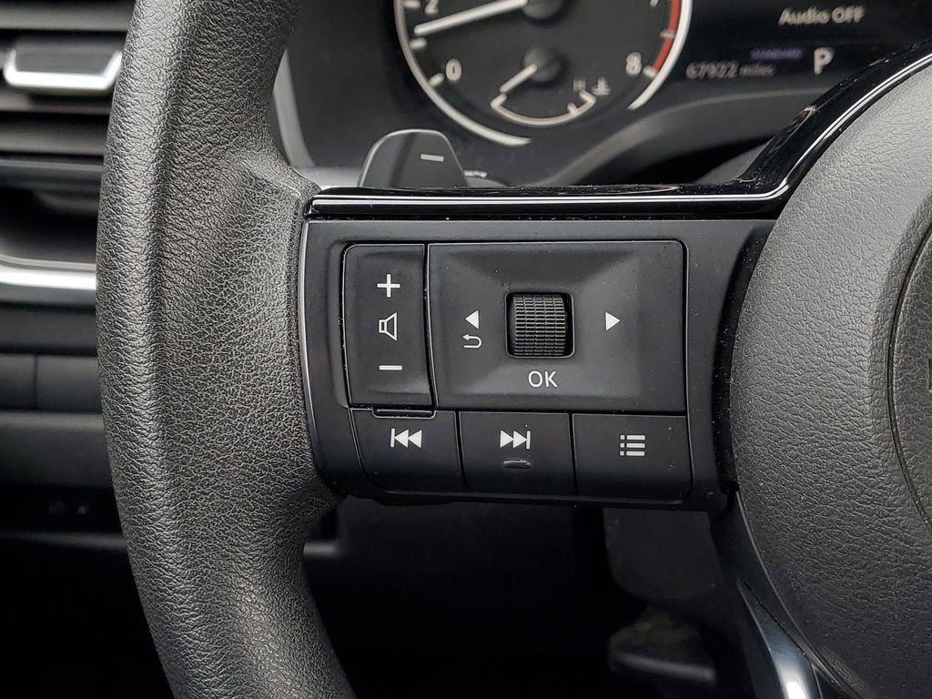 Used 2023 Nissan Rogue SV image 14