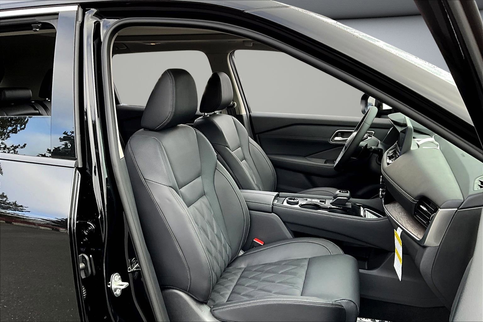 New 2026 Nissan Rogue Platinum image 11