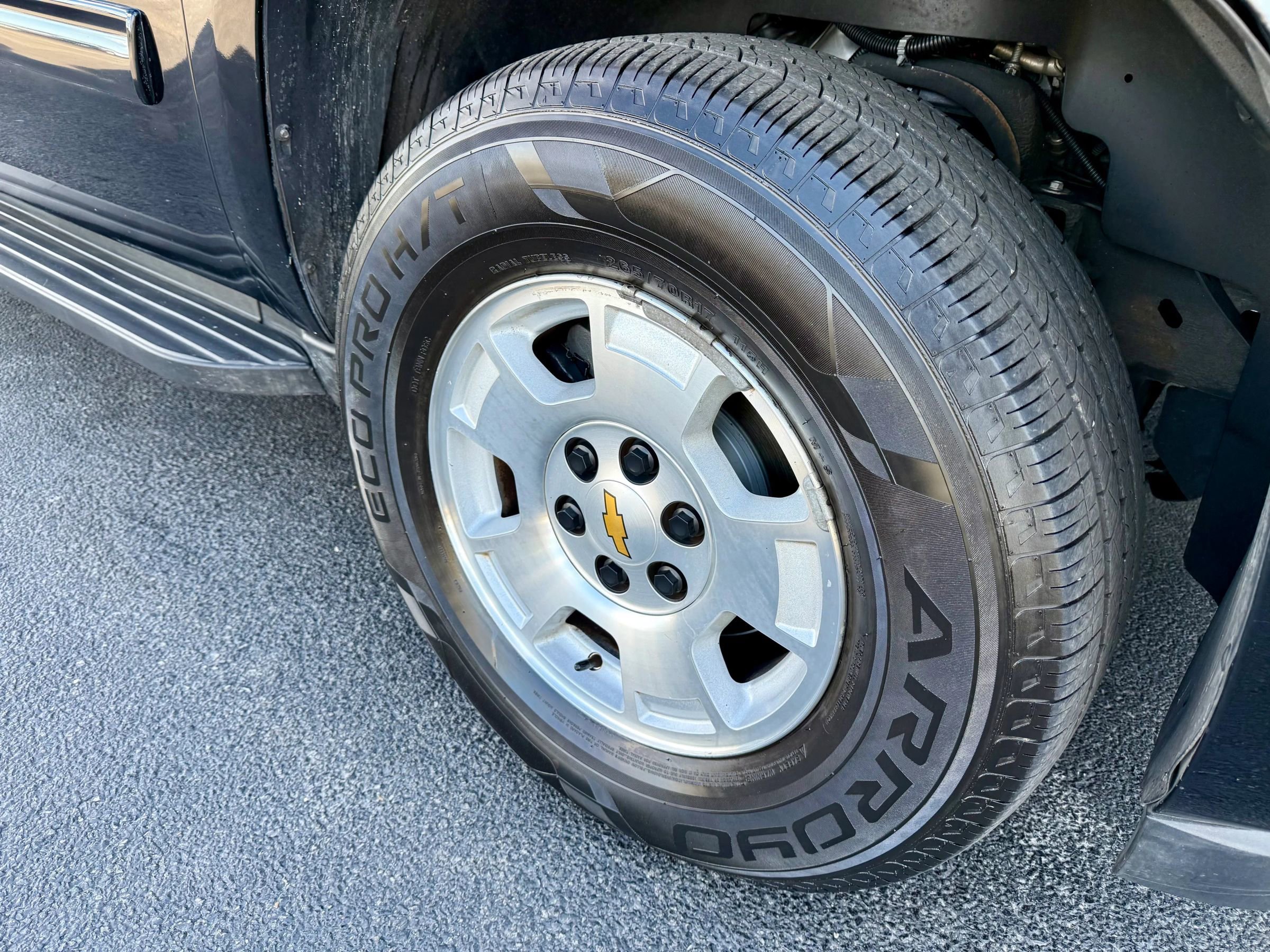 Used 2010 Chevrolet Suburban LS w/ Interior Plus Package AWD/4WD image 14