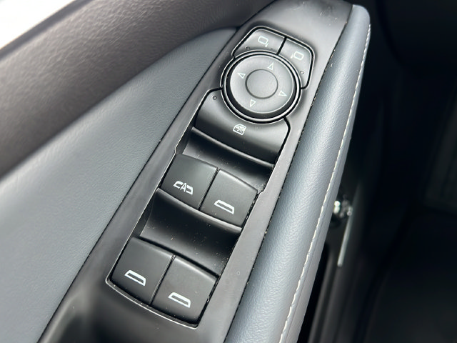 Used 2024 Buick Enclave Essence w/ Experience Buick Package FWD image 20