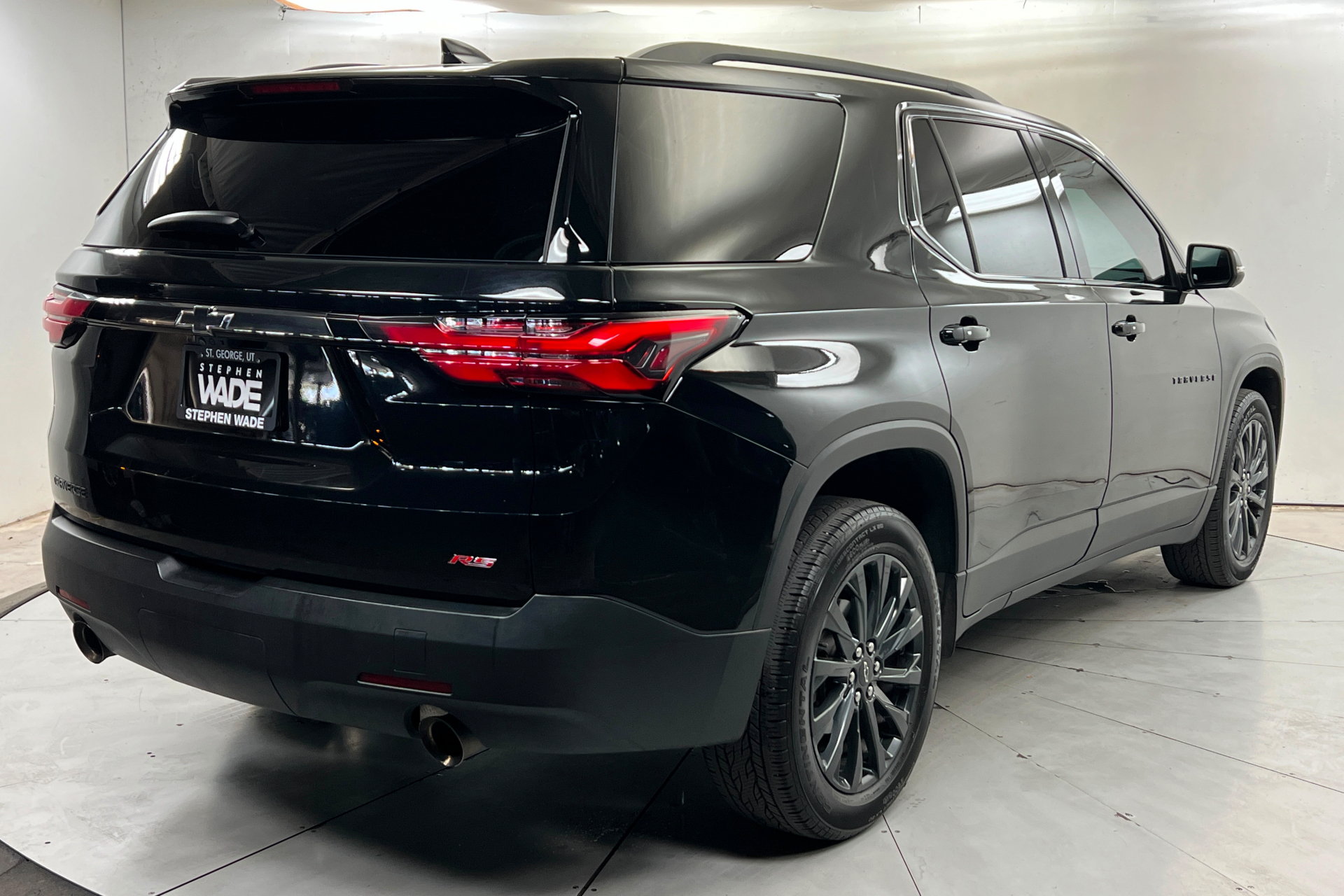 Used 2023 Chevrolet Traverse RS FWD image 6