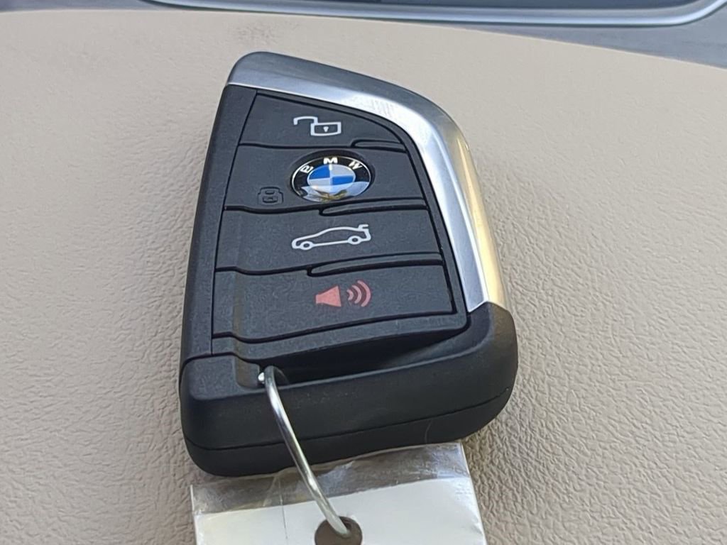 New 2026 BMW 330i Sedan w/ Convenience Package image 28