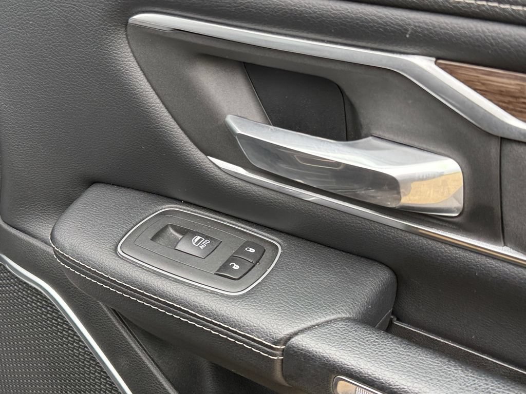 Used 2020 RAM 1500 Laramie AWD/4WD image 42