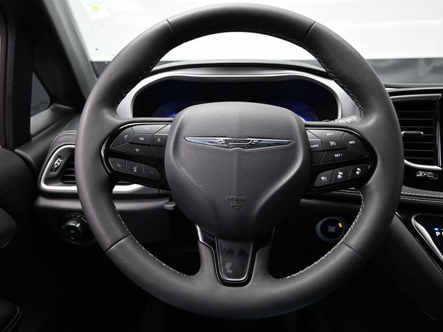 Certified 2024 Chrysler Pacifica Select image 26